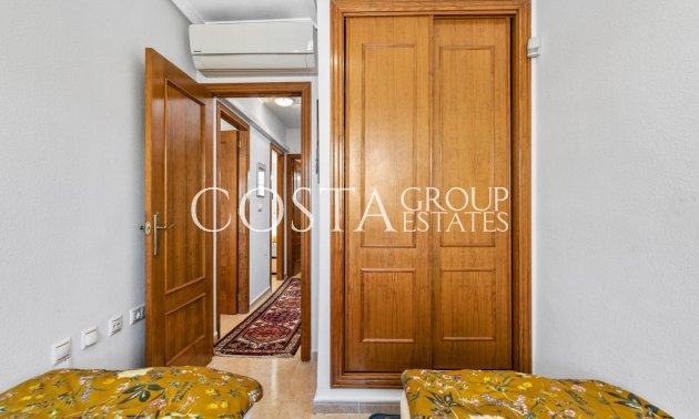 Resale - House -
Torrevieja - Torrevieja Centro