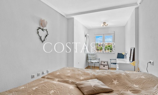 Resale - House -
Torrevieja - Torrevieja Centro