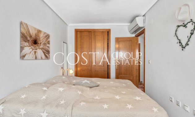 Resale - House -
Torrevieja - Torrevieja Centro