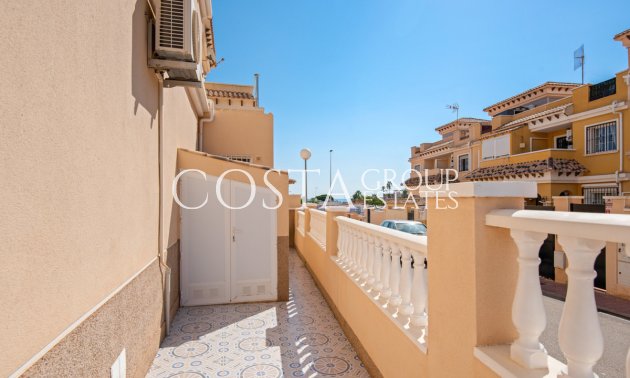 Resale - House -
Torrevieja - Torrevieja Centro