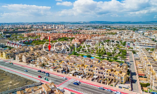 Resale - House -
Torrevieja - Torrevieja Centro