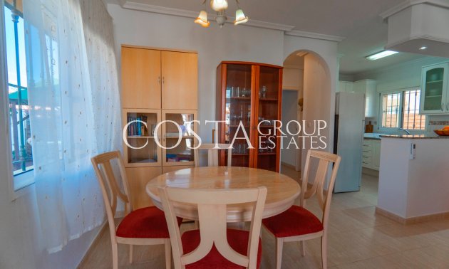 Revente - Villa -
Urbanización El Raso