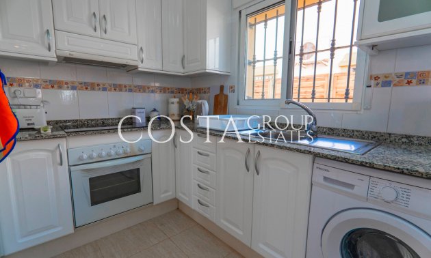 Revente - Villa -
Urbanización El Raso