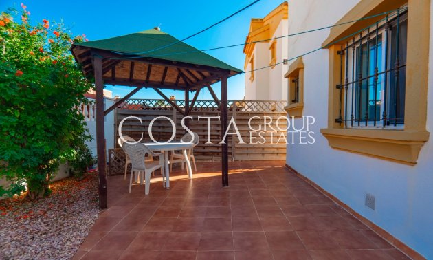 Revente - Villa -
Urbanización El Raso