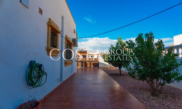 Revente - Villa -
Urbanización El Raso