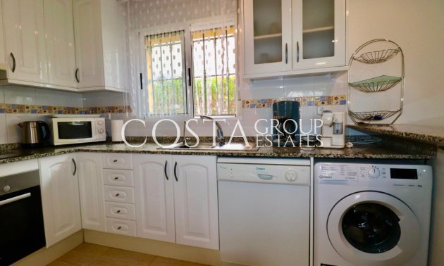 Revente - Villa -
Urbanización El Raso