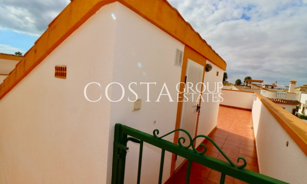 Revente - Villa -
Urbanización El Raso