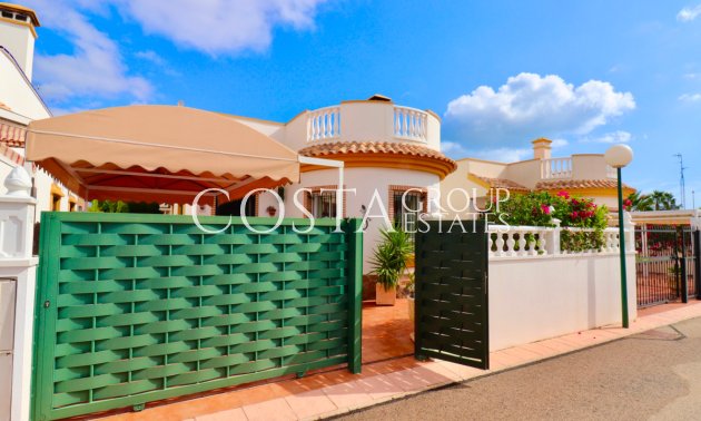 Revente - Villa -
Urbanización El Raso