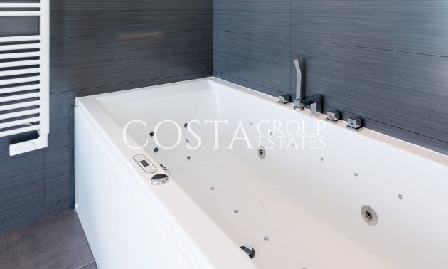 Resale - Villa -
Teulada - Moraira