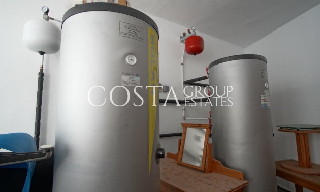 Resale - Villa -
Teulada - Moraira