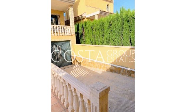 Resale - House -
Orihuela - Villamartin