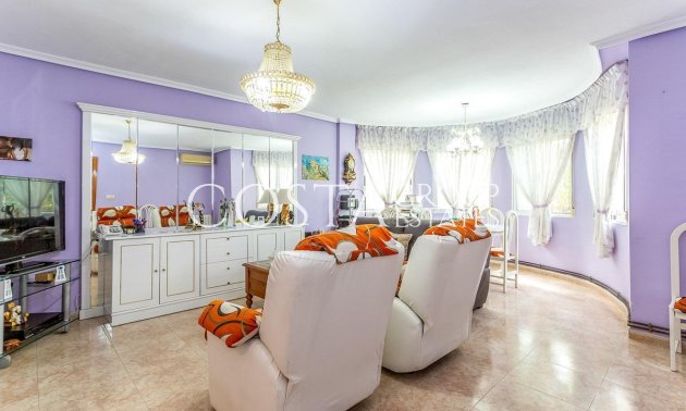 Revente - Maison -
Orihuela - Orihuela Costa