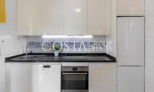 Herverkoop - Villa -
Torrevieja - Torrevieja Centro