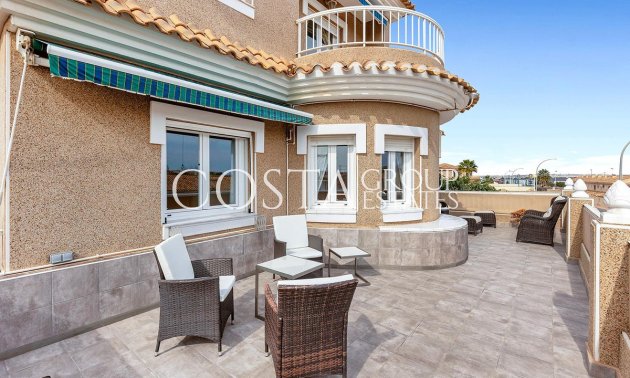 Herverkoop - Villa -
Torrevieja - Torrevieja Centro