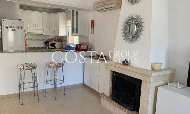 Herverkoop - Villa -
Urbanización El Raso