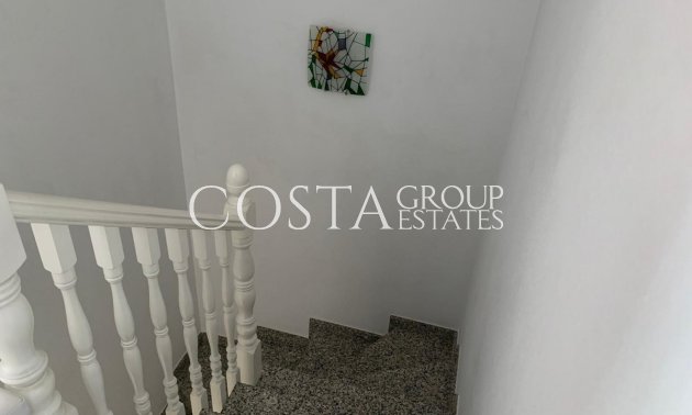 Herverkoop - Villa -
Urbanización El Raso