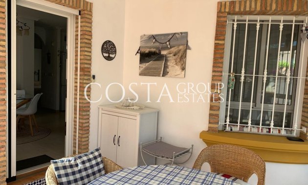 Herverkoop - Villa -
Urbanización El Raso