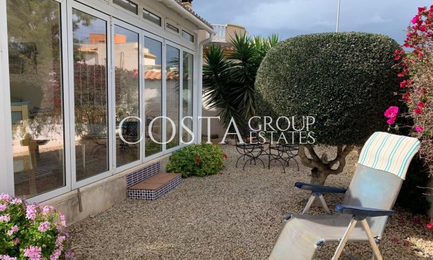 Herverkoop - Villa -
Urbanización El Raso