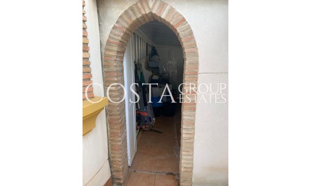 Herverkoop - Villa -
Urbanización El Raso