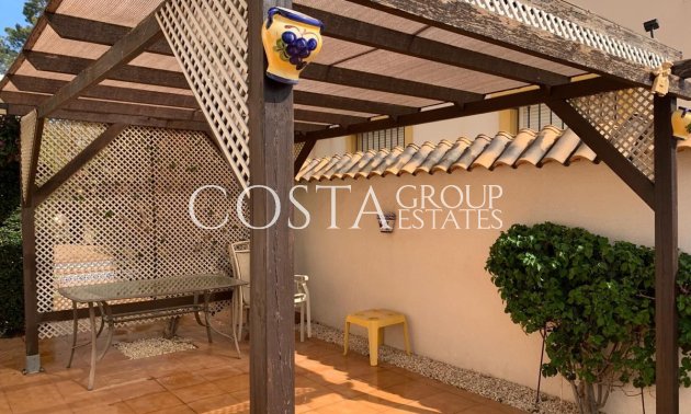 Herverkoop - Villa -
Urbanización El Raso