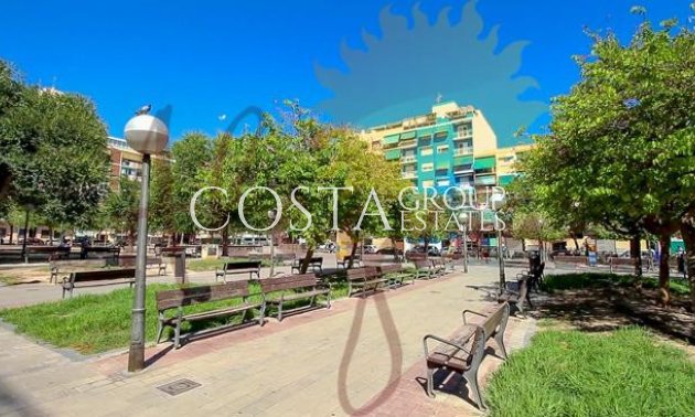 Herverkoop - Apartments -
Alicante - Alicante Centro