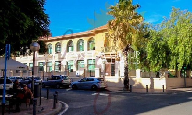 Herverkoop - Apartments -
Alicante - Alicante Centro