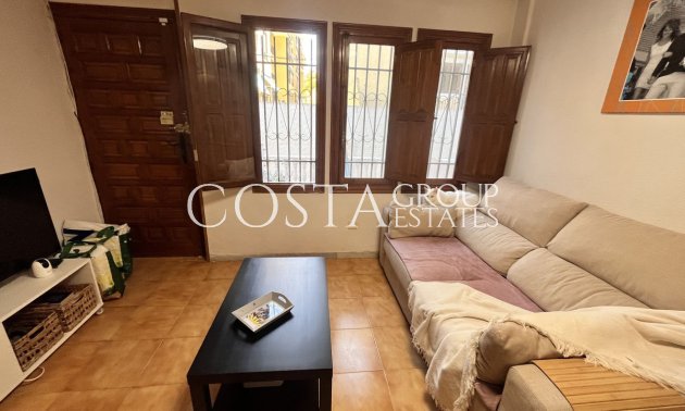 Odsprzedaż - Dom -
Torrevieja - La Mata