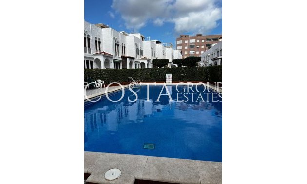 Odsprzedaż - Dom -
Torrevieja - La Mata