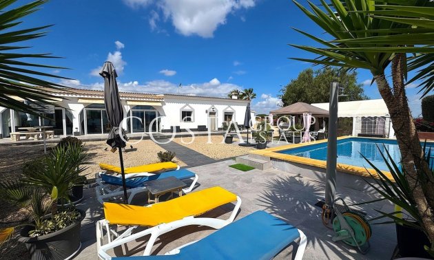 Herverkoop - Villa -
Lorca - Almendricos