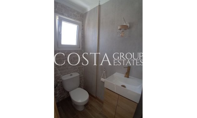 Resale - House -
Torrevieja - La Mata