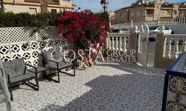 Resale - House -
Torrevieja - La Mata