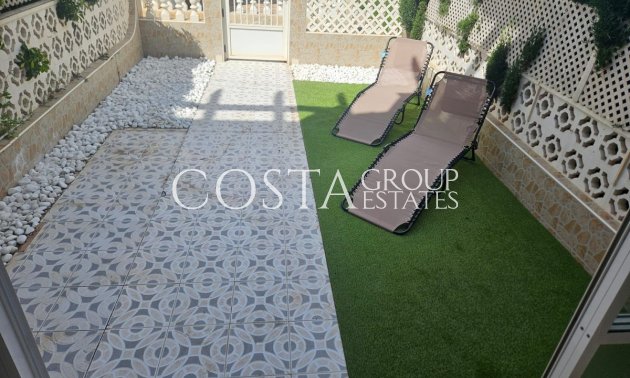 Resale - House -
Torrevieja - La Mata
