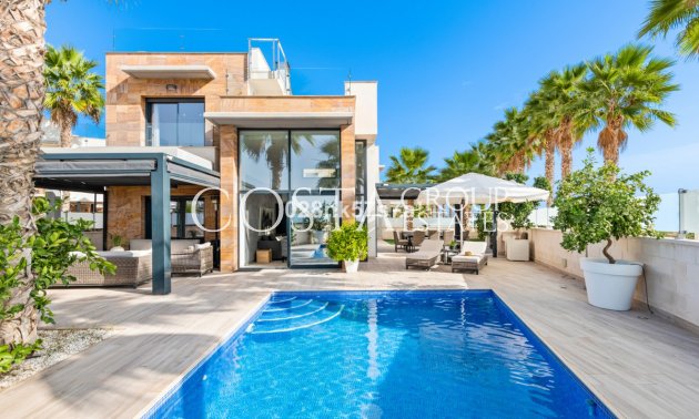 Resale - Villa -
Orihuela - Lomas de Cabo Roig