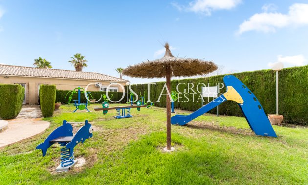 Odsprzedaż - Dom -
Orihuela - Villamartin