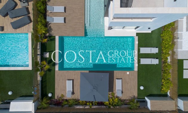 Herverkoop - Villa -
Torrevieja - Torrevieja Centro