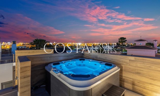 Herverkoop - Villa -
Torrevieja - Torrevieja Centro