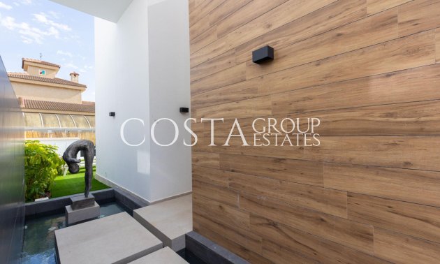 Herverkoop - Villa -
Torrevieja - Torrevieja Centro