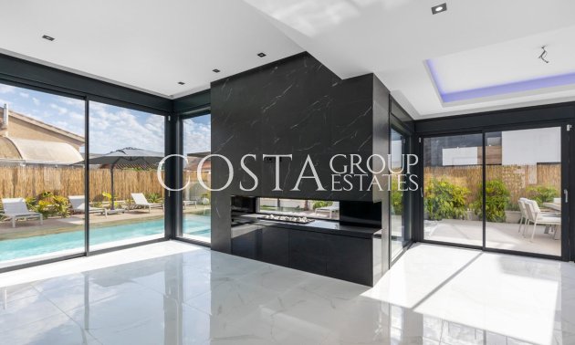 Herverkoop - Villa -
Torrevieja - Torrevieja Centro