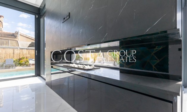 Herverkoop - Villa -
Torrevieja - Torrevieja Centro