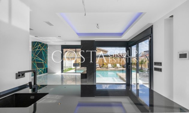 Herverkoop - Villa -
Torrevieja - Torrevieja Centro