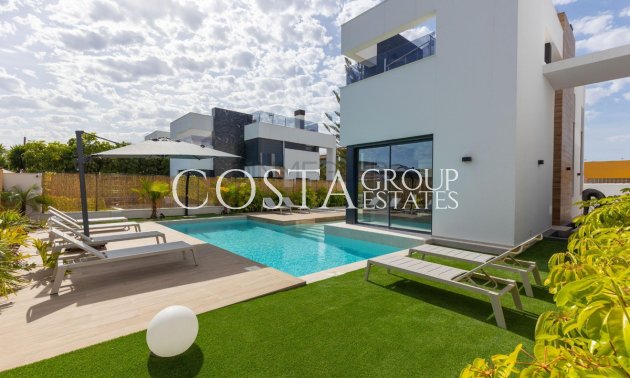 Revente - Villa -
Torrevieja - Torrevieja Centro