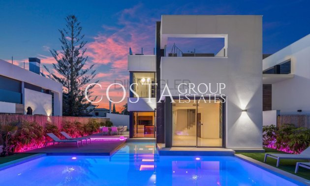 Revente - Villa -
Torrevieja - Torrevieja Centro