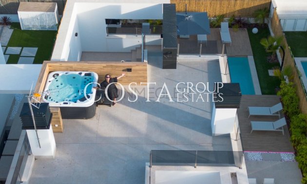 Revente - Villa -
Torrevieja - Torrevieja Centro