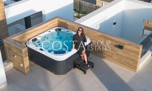 Revente - Villa -
Torrevieja - Torrevieja Centro