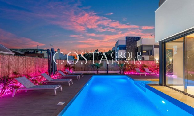 Revente - Villa -
Torrevieja - Torrevieja Centro