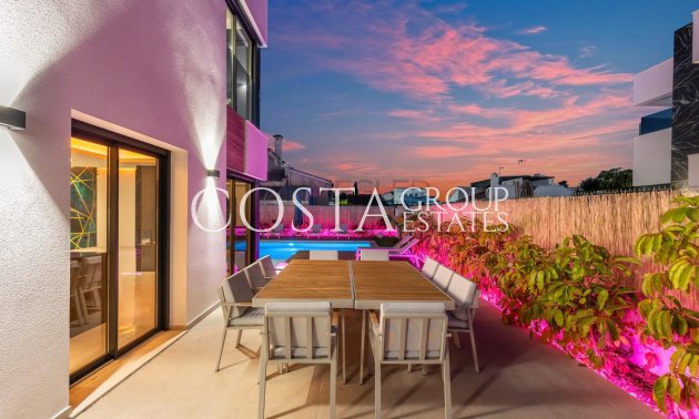 Revente - Villa -
Torrevieja - Torrevieja Centro