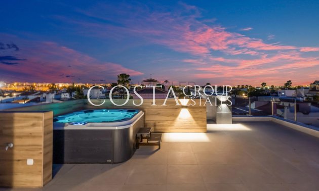 Revente - Villa -
Torrevieja - Torrevieja Centro