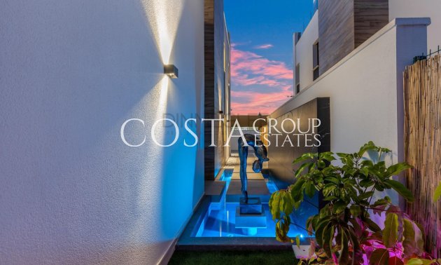 Revente - Villa -
Torrevieja - Torrevieja Centro