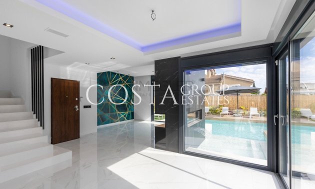 Revente - Villa -
Torrevieja - Torrevieja Centro