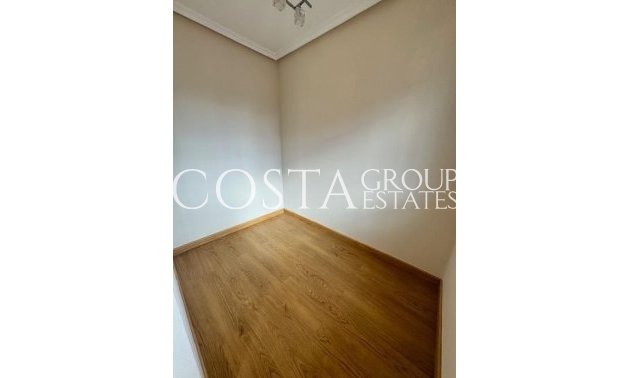 Resale - House -
Orihuela - Orihuela Costa